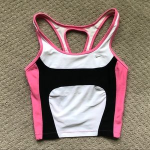 NWOT Nike Crop Workout Top XS